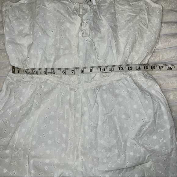 White Eyelet Romper XL - Picture 11 of 12